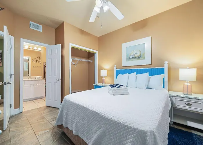 Lighthouse 208 Holiday home